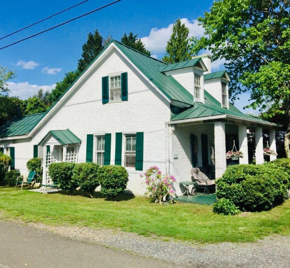 Across The Inn Entire Colonial House With Lovely Porch & Extremely Fast Wi-Fi Washington Bagian luar foto